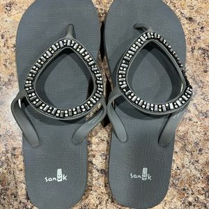 Sanuk Womens Sandals, size 7 grey